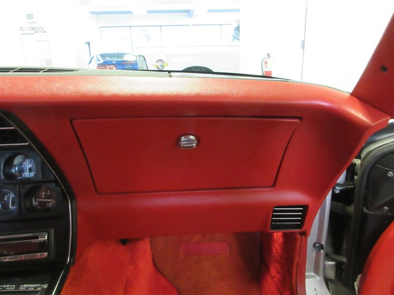 1980 Chevrolet Corvette Coupe   - Photo 44 - Bohemia, NY 11716