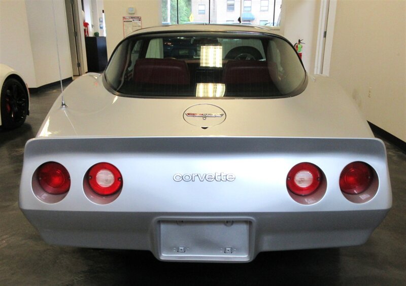1980 Chevrolet Corvette Coupe   - Photo 14 - Bohemia, NY 11716