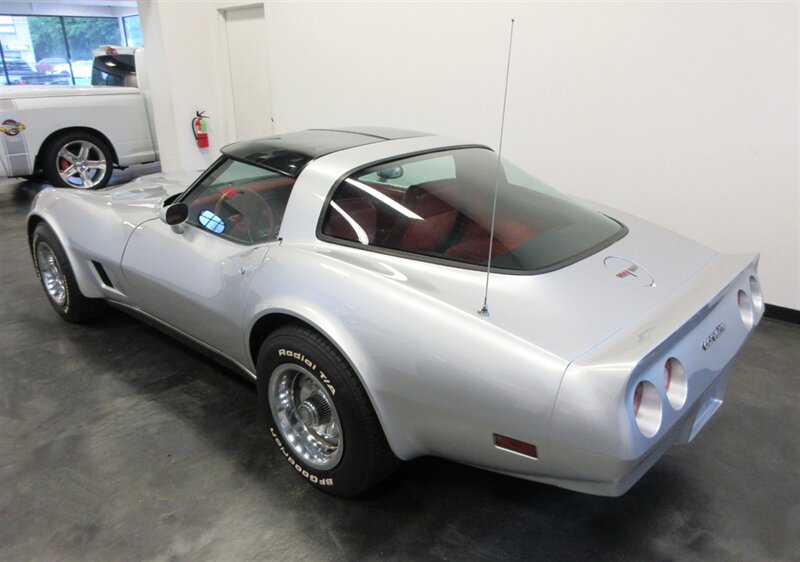 1980 Chevrolet Corvette Coupe   - Photo 7 - Bohemia, NY 11716