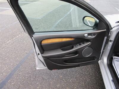 2005 Jaguar X-Type 3.0L Sportwagon - Photo 34 - Bohemia, NY 11716