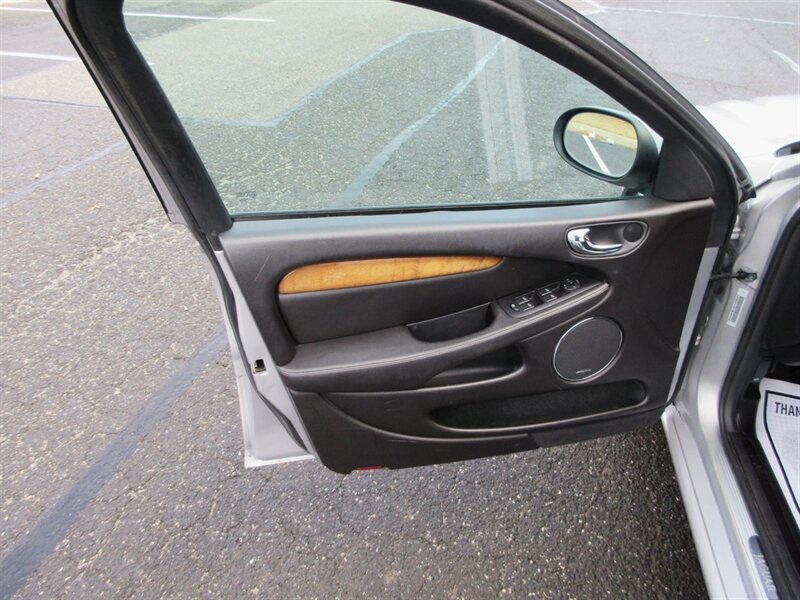 2005 Jaguar X-Type 3.0L Sportwagon   - Photo 34 - Bohemia, NY 11716
