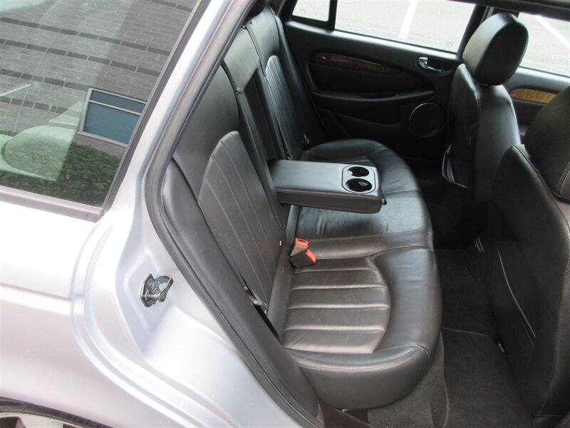 2005 Jaguar X-Type 3.0L Sportwagon   - Photo 57 - Bohemia, NY 11716