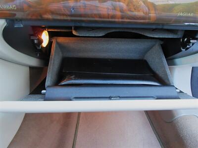 2001 Jaguar XK8 Convertible   - Photo 75 - Bohemia, NY 11716