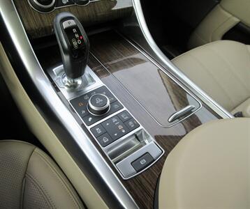 2016 Land Rover Range Rover Sport Supercharged - Photo 33 - Bohemia, NY 11716