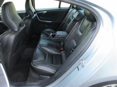 2015 Volvo S60 T6 R-Design Platinum - Photo 44 - Bohemia, NY 11716