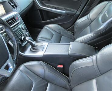 2015 Volvo S60 T6 R-Design Platinum - Photo 32 - Bohemia, NY 11716