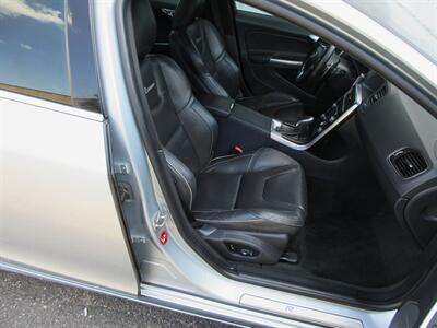2015 Volvo S60 T6 R-Design Platinum - Photo 49 - Bohemia, NY 11716