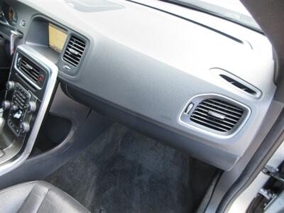 2015 Volvo S60 T6 R-Design Platinum - Photo 51 - Bohemia, NY 11716