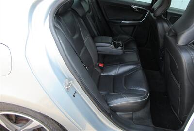 2015 Volvo S60 T6 R-Design Platinum - Photo 47 - Bohemia, NY 11716
