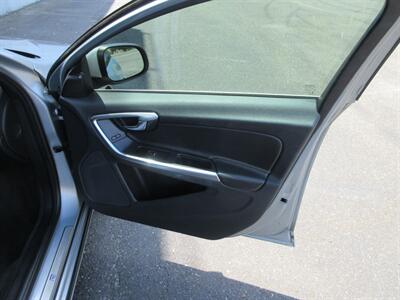 2015 Volvo S60 T6 R-Design Platinum - Photo 52 - Bohemia, NY 11716