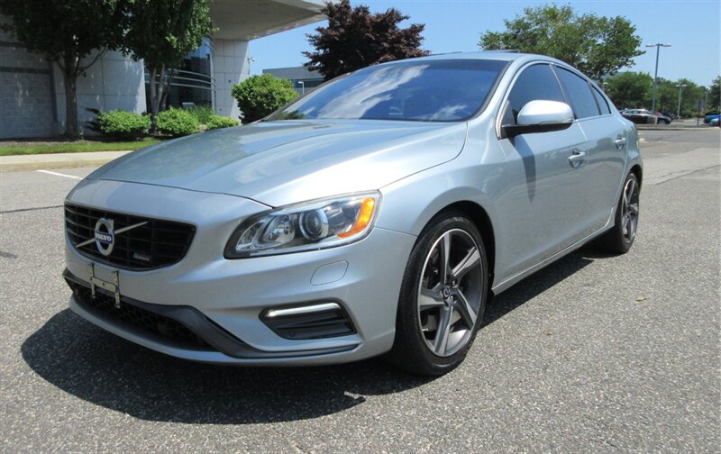 2015 Volvo S60 T6 R-Design Platinum  
