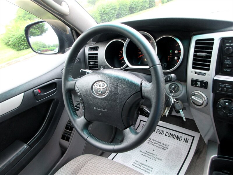 2007 Toyota 4Runner SR5   - Photo 34 - Bohemia, NY 11716