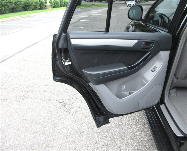 2007 Toyota 4Runner SR5   - Photo 45 - Bohemia, NY 11716