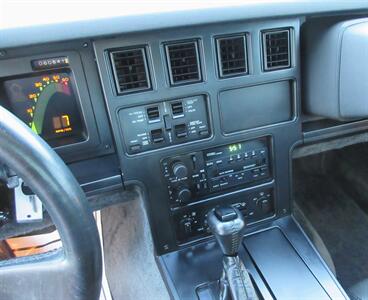 1986 Chevrolet Corvette Coupe - Photo 30 - Bohemia, NY 11716