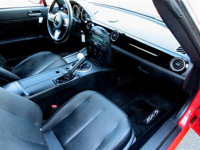 2006 Mazda MX-5 Miata Grand Touring   - Photo 43 - Bohemia, NY 11716