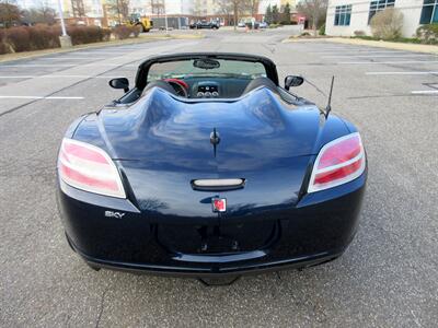 2007 Saturn Sky Convertible   - Photo 18 - Bohemia, NY 11716