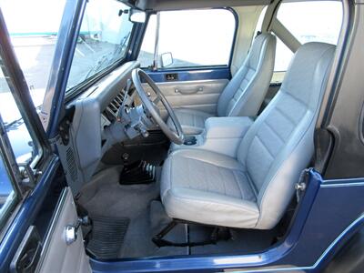 1990 Jeep Wrangler   - Photo 34 - Bohemia, NY 11716