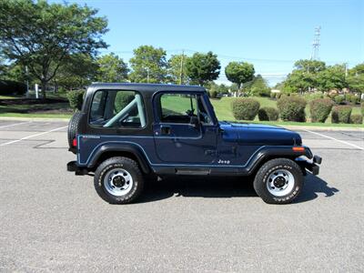 1990 Jeep Wrangler   - Photo 10 - Bohemia, NY 11716