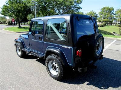 1990 Jeep Wrangler   - Photo 3 - Bohemia, NY 11716