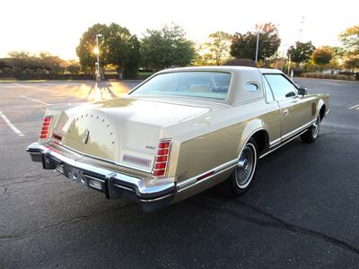 1979 Lincoln Mark V   - Photo 4 - Bohemia, NY 11716