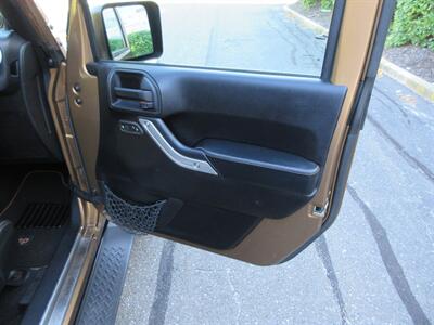 2011 Jeep Wrangler Unlimited 70th Anniversary   - Photo 61 - Bohemia, NY 11716