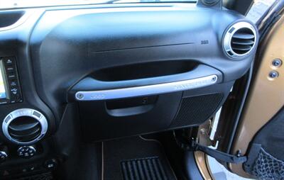 2011 Jeep Wrangler Unlimited 70th Anniversary   - Photo 59 - Bohemia, NY 11716