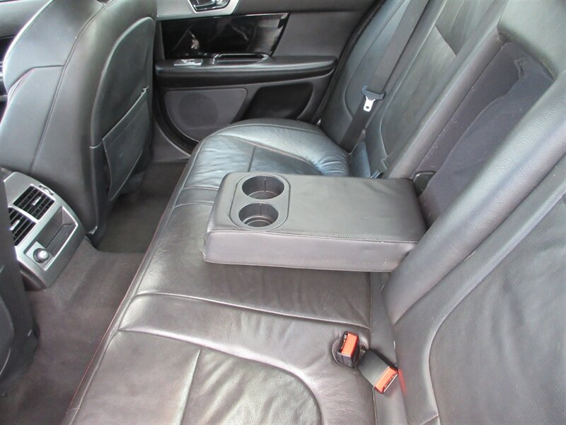 2015 Jaguar XF 3.0 Sport   - Photo 53 - Bohemia, NY 11716