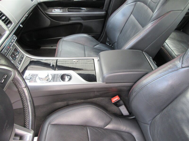 2015 Jaguar XF 3.0 Sport   - Photo 39 - Bohemia, NY 11716