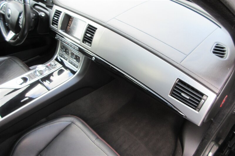 2015 Jaguar XF 3.0 Sport   - Photo 59 - Bohemia, NY 11716