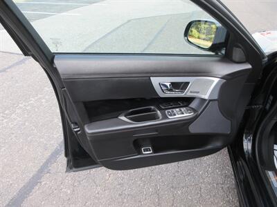 2015 Jaguar XF 3.0 Sport   - Photo 32 - Bohemia, NY 11716