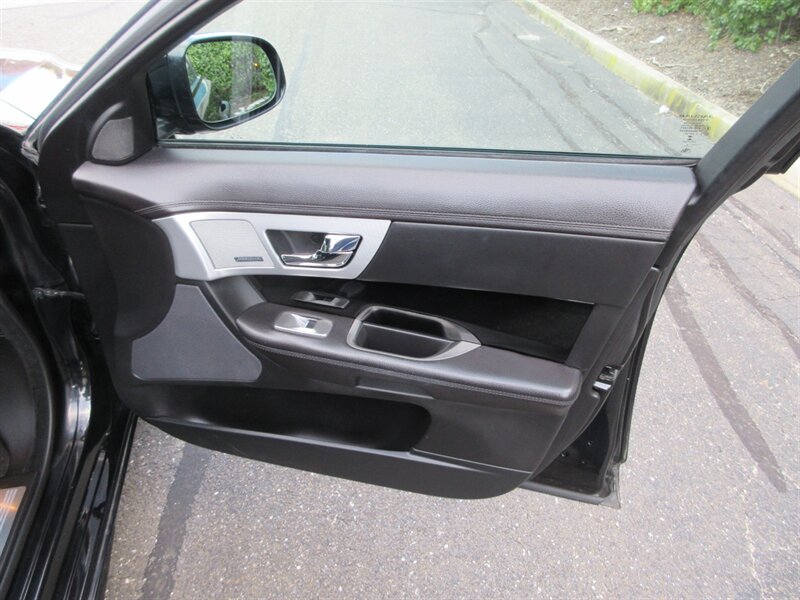 2015 Jaguar XF 3.0 Sport   - Photo 60 - Bohemia, NY 11716