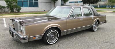 1980 Lincoln Town Car - Photo 5 - Bohemia, NY 11716