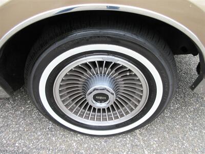 1980 Lincoln Town Car - Photo 49 - Bohemia, NY 11716