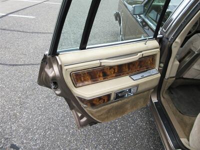 1980 Lincoln Town Car - Photo 36 - Bohemia, NY 11716