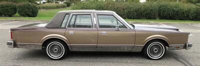 1980 Lincoln Town Car - Photo 10 - Bohemia, NY 11716