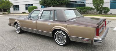1980 Lincoln Town Car - Photo 7 - Bohemia, NY 11716