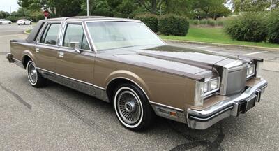 1980 Lincoln Town Car - Photo 6 - Bohemia, NY 11716