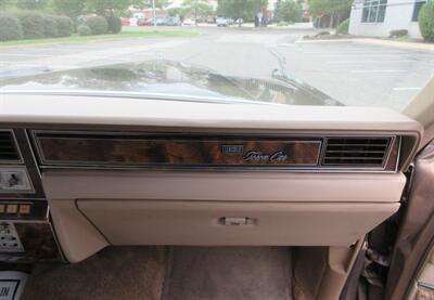 1980 Lincoln Town Car - Photo 44 - Bohemia, NY 11716