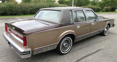 1980 Lincoln Town Car - Photo 8 - Bohemia, NY 11716