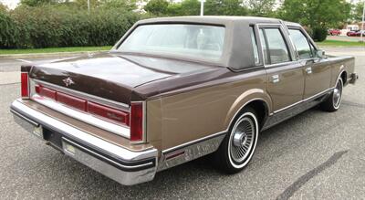 1980 Lincoln Town Car - Photo 4 - Bohemia, NY 11716