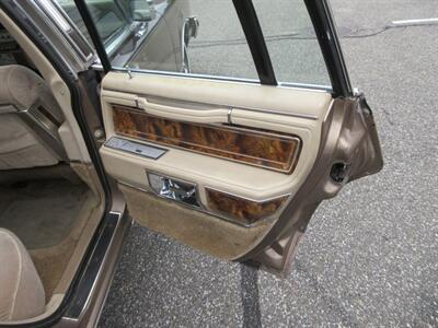 1980 Lincoln Town Car - Photo 42 - Bohemia, NY 11716