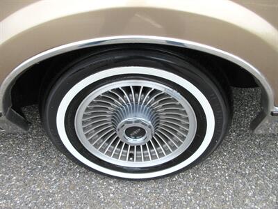 1980 Lincoln Town Car - Photo 50 - Bohemia, NY 11716