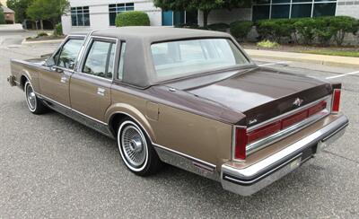 1980 Lincoln Town Car - Photo 3 - Bohemia, NY 11716