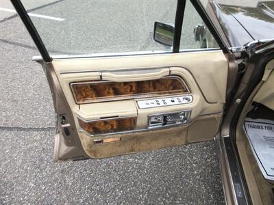 1980 Lincoln Town Car - Photo 21 - Bohemia, NY 11716