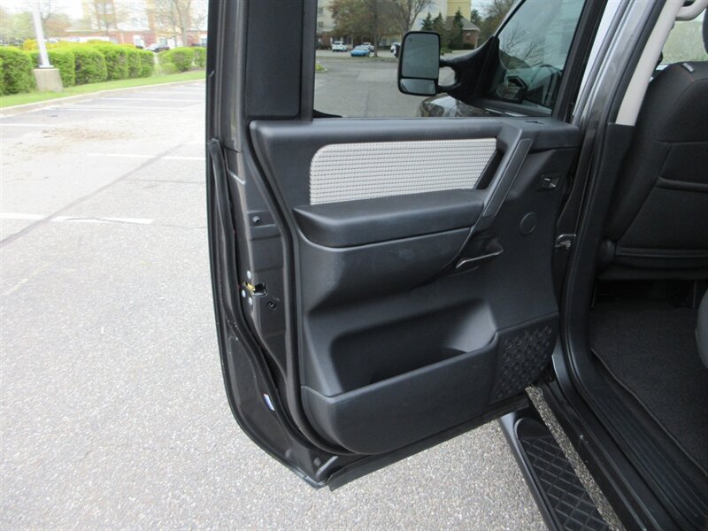 2011 Nissan Titan PRO-4X   - Photo 44 - Bohemia, NY 11716