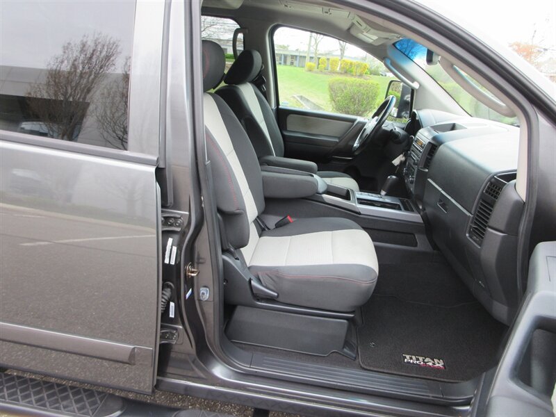 2011 Nissan Titan PRO-4X   - Photo 51 - Bohemia, NY 11716