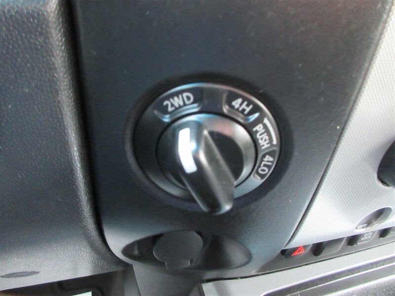2011 Nissan Titan PRO-4X   - Photo 36 - Bohemia, NY 11716