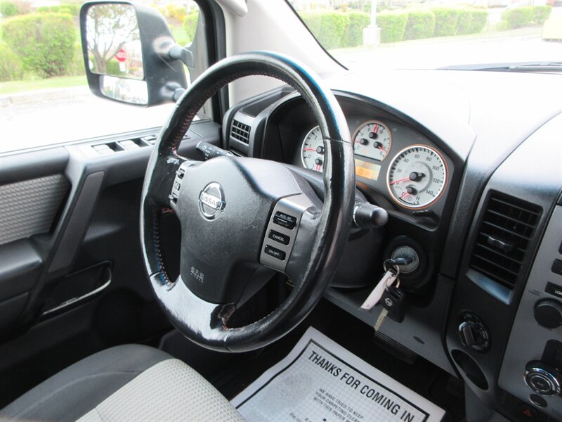 2011 Nissan Titan PRO-4X   - Photo 30 - Bohemia, NY 11716