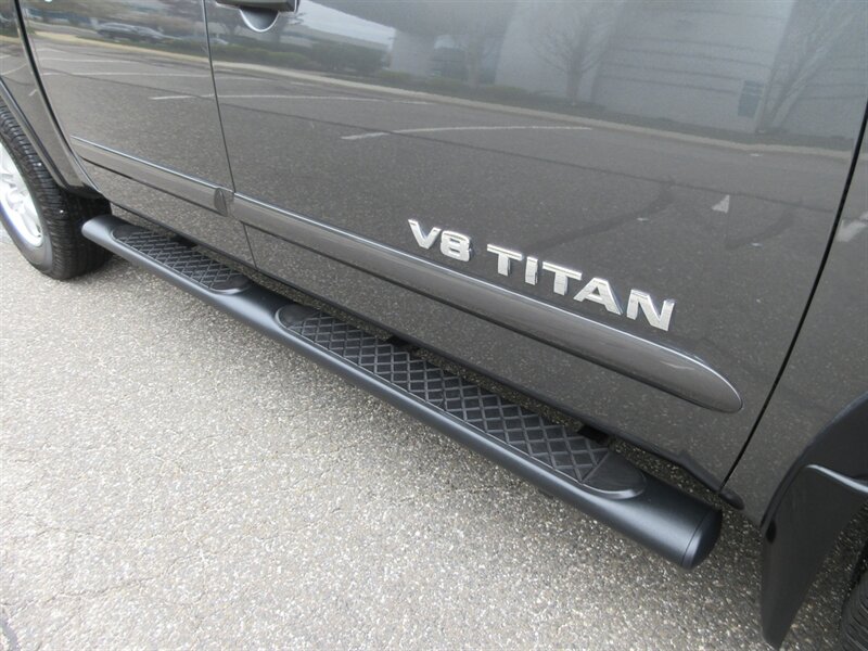 2011 Nissan Titan PRO-4X   - Photo 25 - Bohemia, NY 11716