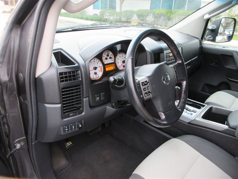 2011 Nissan Titan PRO-4X   - Photo 29 - Bohemia, NY 11716